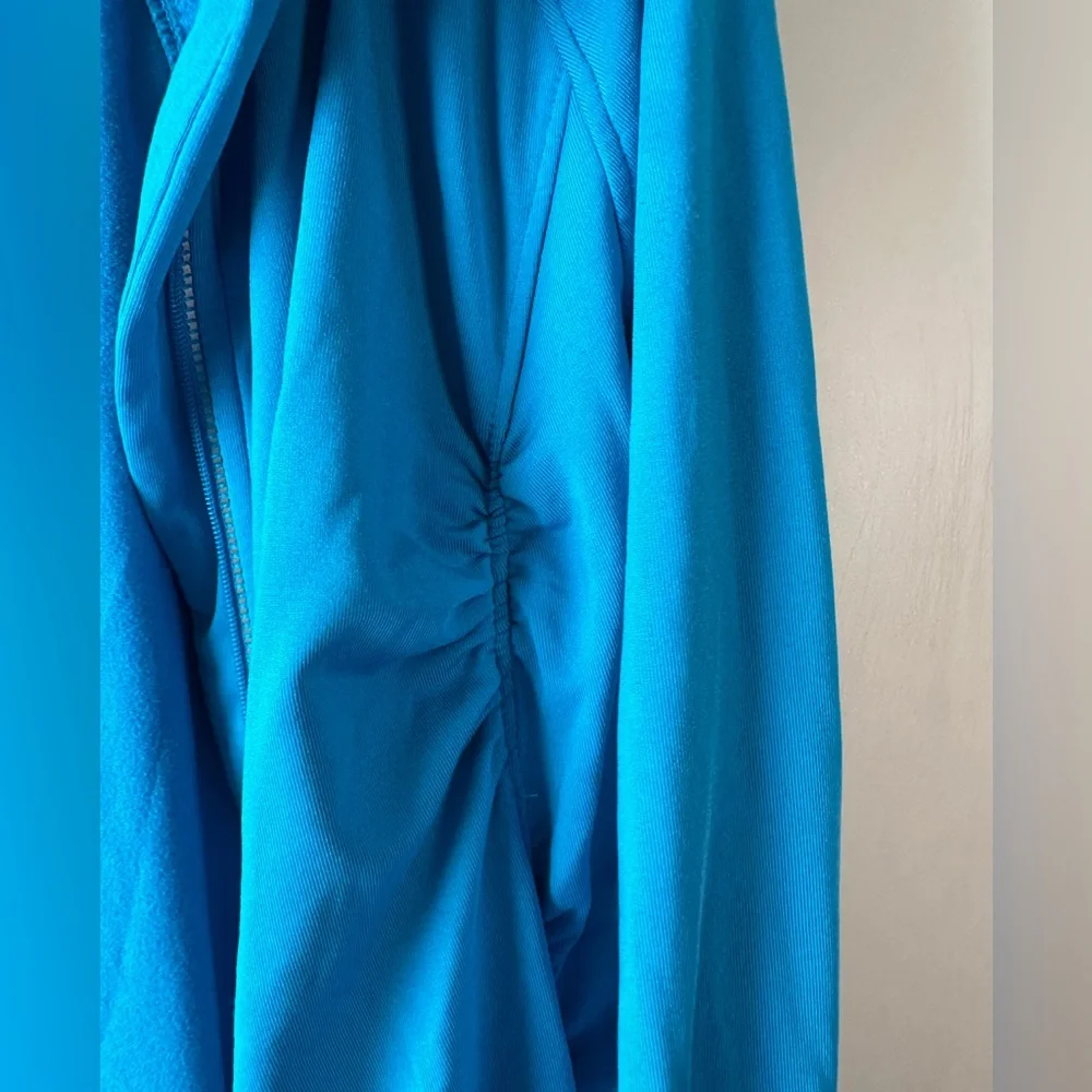 Athleta “Half Mile” Running Zip Up Jacket with Hoodie in Breaker size large - Picture 8 of 16